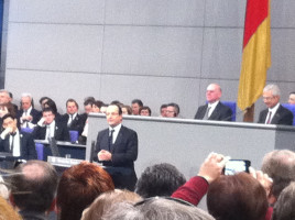 Der französische Staatspräsident François Hollande spricht im Bundestag auf der gemeinsamen Sitzung der beiden Parlamente anlässlich 50. Jahrestag der Unterzeichnung des Élysée-Vertrages zwischen Deutschland und Frankreich.