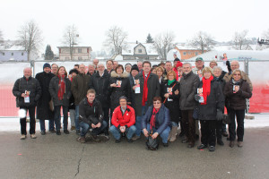 Teil der Gruppe in Vilshofen mit stehend in der Bildmitte Helmut Fürle (stellv. Landrat BGL), Margitta Popp (Stadträtin Freilassing), Roman Niederberger (Landtagskandidat BGL)