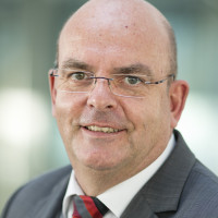 Dr. Edgar Franke, Vorsitzender des Ausschusses für Gesundheit